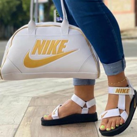 nike bag sandals